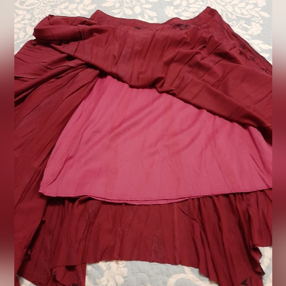 Maurices skirt size Medium maroon and black shark bite hem - Picture 6 of 6